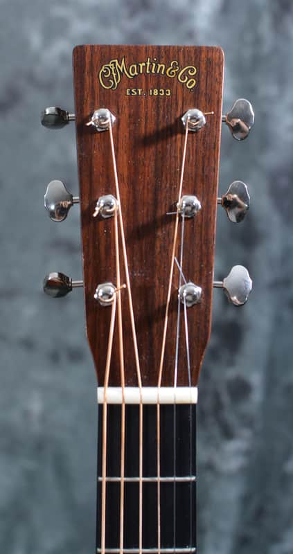 Martin D-18 Natural Gloss 2023 w Deluxe Factory Case