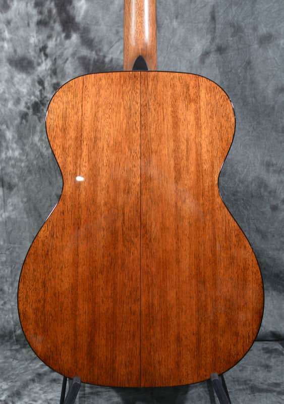 Martin Standard Series 000-18 Mahogany Auditorium Body