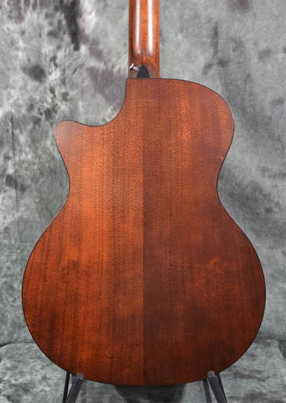 Martin 16 Series GPC-16E Grand Performance Mahogany