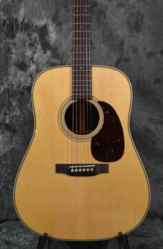 Martin Standard Series HD-28 Dreadnought