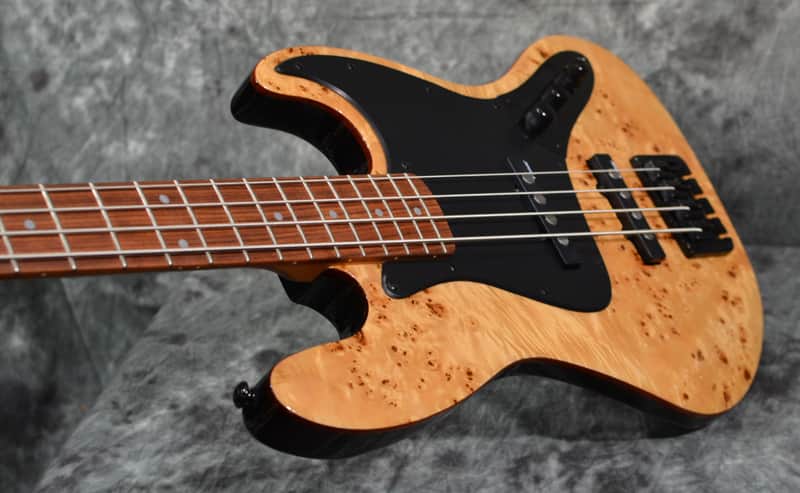 Michael Kelly Custom Collection 4-String Buckeye Burl