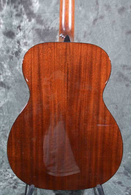 Martin 000E Retro Plus Mahogany