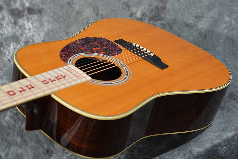 Martin Grand Ole Opry 75th Anniversary 1 of 650 Commemorative HD-28 2000 w Case