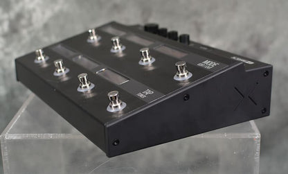 Line 6 HX Effects Multi-Effects Processor w/ Power Supply