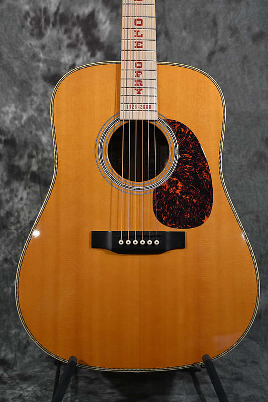 Martin Grand Ole Opry 75th Anniversary 1 of 650 Commemorative HD-28 2000 w Case