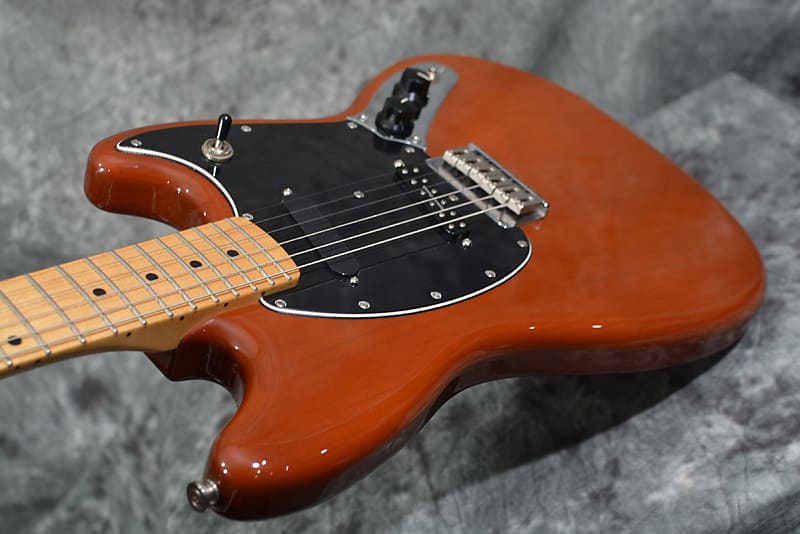Fender Player Mustang 2019 Walnut Gloss Exclusive CME w Upgraded Seymour Duncan Lil 59