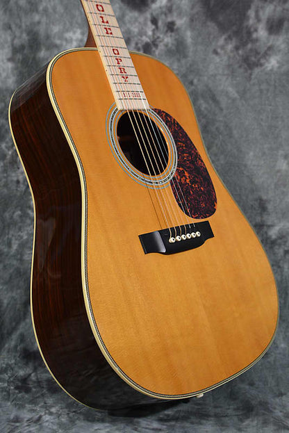 Martin Grand Ole Opry 75th Anniversary 1 of 650 Commemorative HD-28 2000 w Case