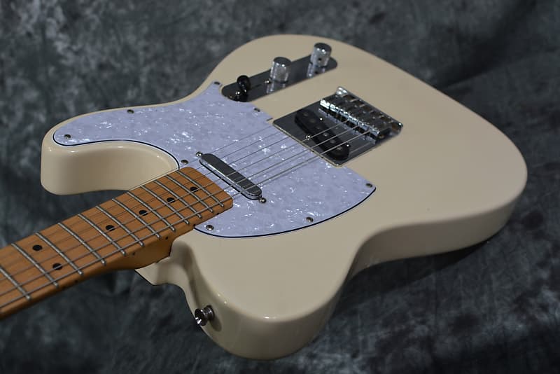 Fender Standard Telecaster 2006 Aged White w Deluxe Gigbag