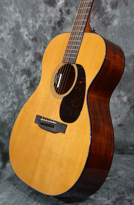 Martin 000E Retro Plus Mahogany