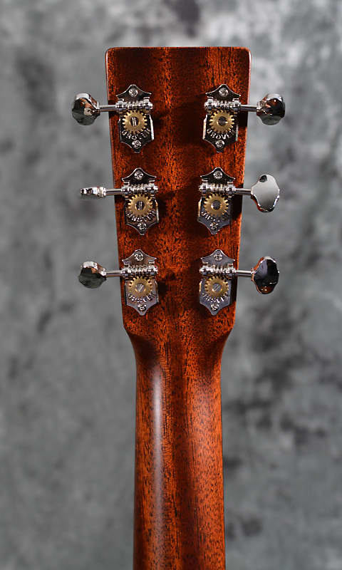 Martin SC-18E Standard Series Mahogany, Sitka Top