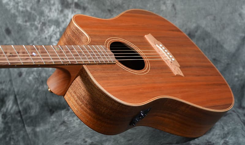 Cole Clark Fat Lady Style 2 Tasmanian Blackwood