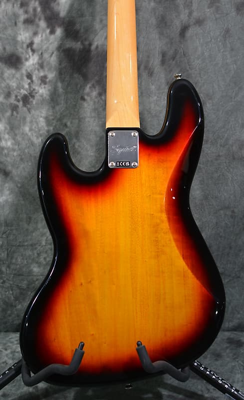 Squier Classic Vibe '60s Jazz bass Fretless 3-Tone Sunburst