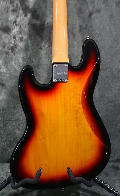Squier Classic Vibe '60s Jazz bass Fretless 3-Tone Sunburst