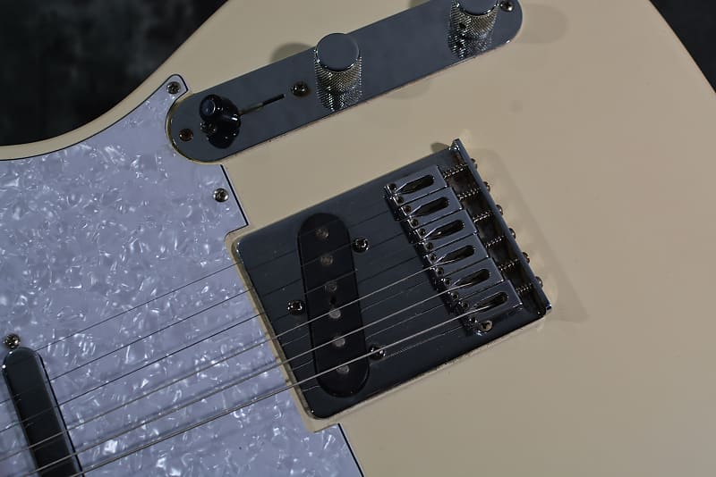 Fender Standard Telecaster 2006 Aged White w Deluxe Gigbag