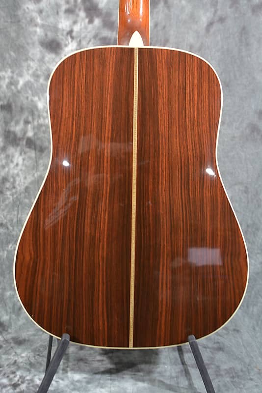 Martin Grand Ole Opry 75th Anniversary 1 of 650 Commemorative HD-28 2000 w Case