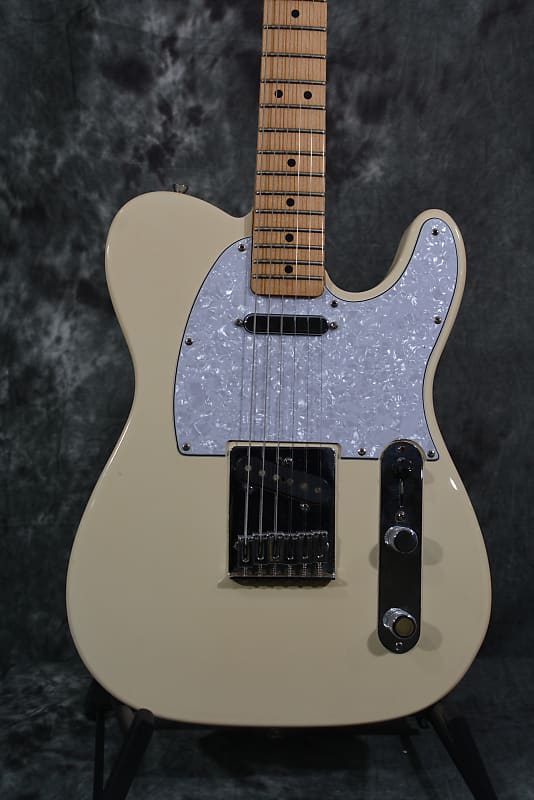 Fender Standard Telecaster 2006 Aged White w Deluxe Gigbag