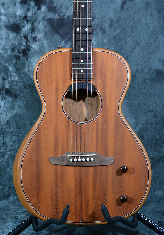 Fender Highway Series Parlor All-Mahogany
