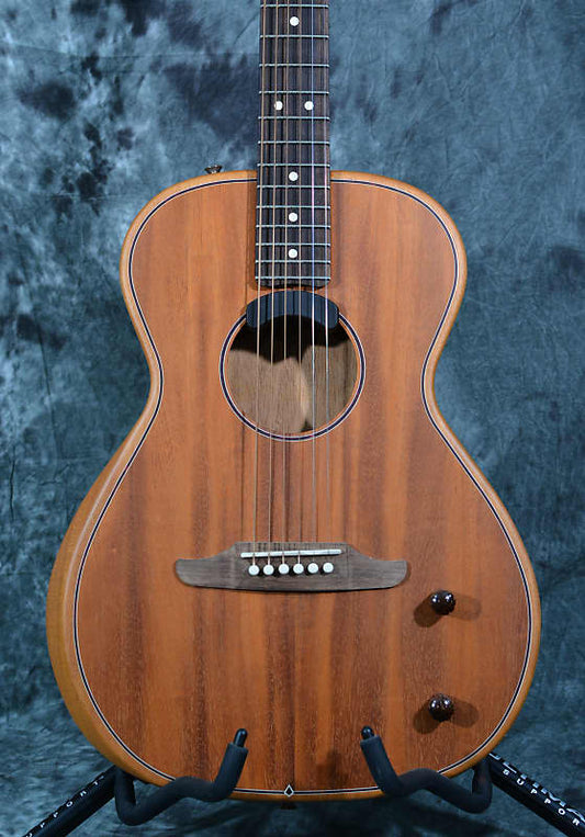 Fender Highway Series Parlor All-Mahogany