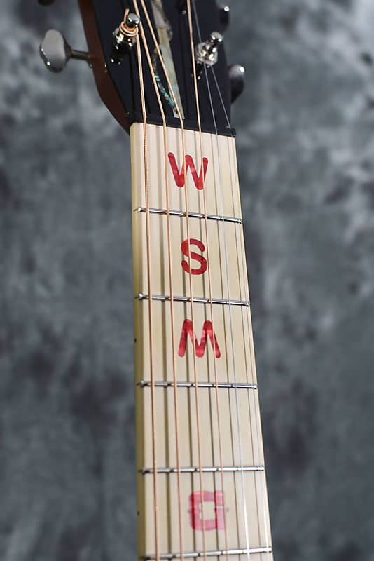 Martin Grand Ole Opry 75th Anniversary 1 of 650 Commemorative HD-28 2000 w Case