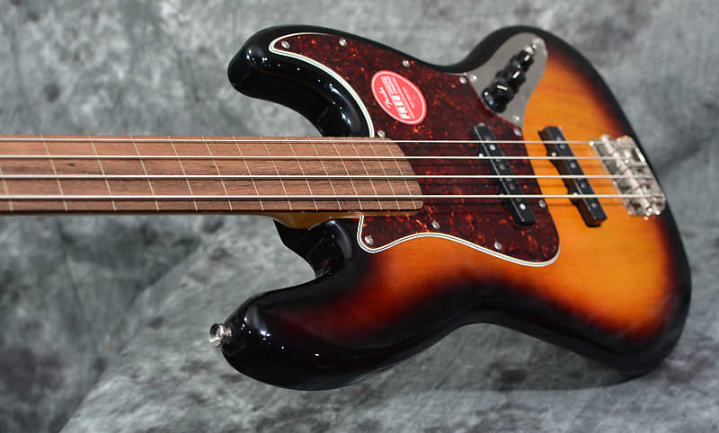 Squier Classic Vibe '60s Jazz bass Fretless 3-Tone Sunburst