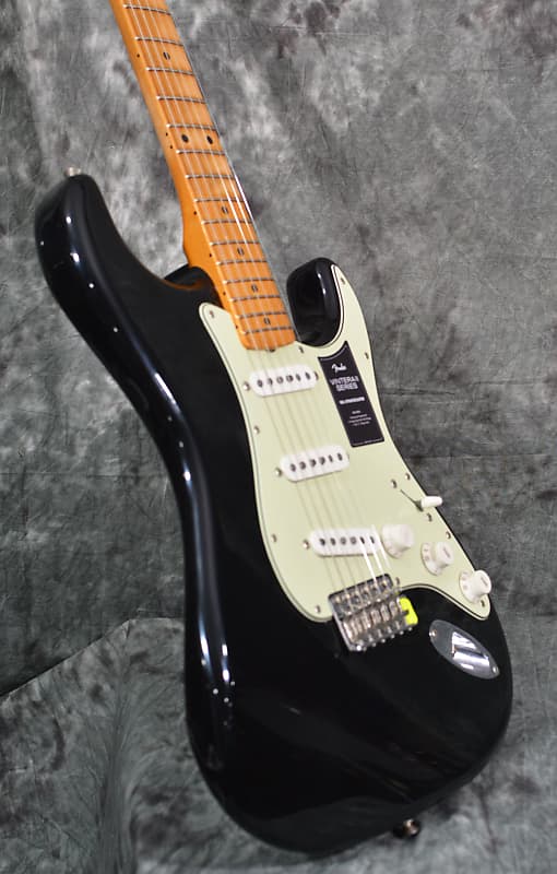 Fender Vintera II Road Worn '60s Stratocaster Black w/ HSC