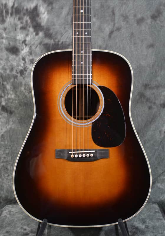 Martin D-28 1935 Sunburst Dreadnought