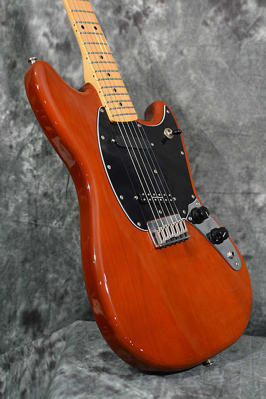 Fender Player Mustang 2019 Walnut Gloss Exclusive CME w Upgraded Seymour Duncan Lil 59