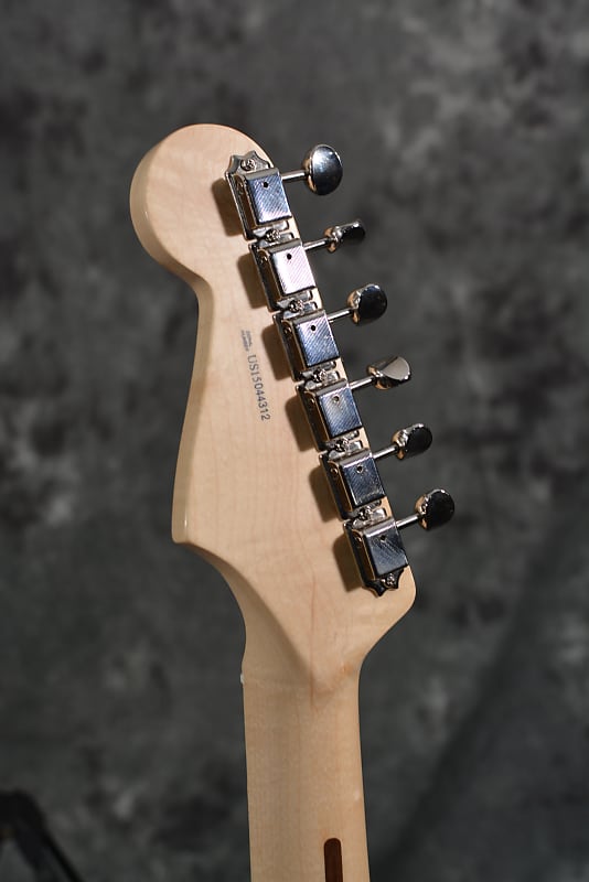 Fender Eric Clapton Artist Series Blackie Stratocaster w Noiseless Pickups & Tweed Hardshell Case