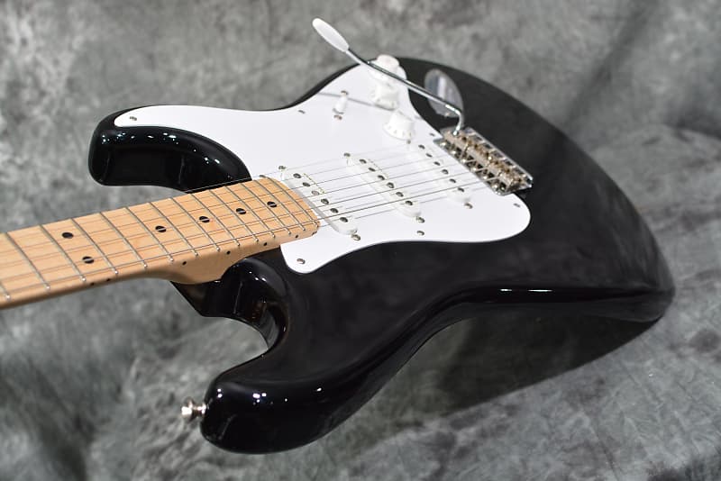 Fender Eric Clapton Artist Series Blackie Stratocaster w Noiseless Pickups & Tweed Hardshell Case