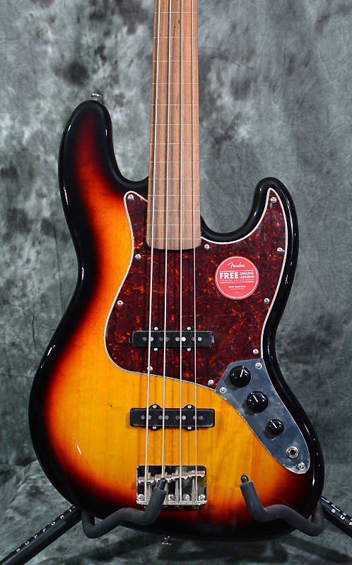 Squier Classic Vibe '60s Jazz bass Fretless 3-Tone Sunburst