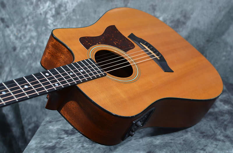 Taylor 310CE Cutaway Natural with Fishman Electronics