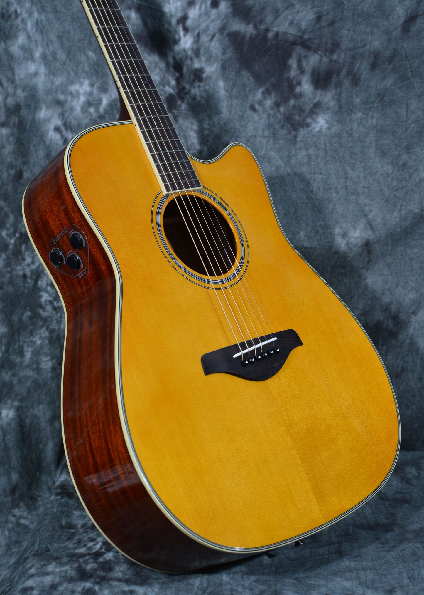 Yamaha FGC-TA Cutaway TransAcoustic Electric Vintage Tint