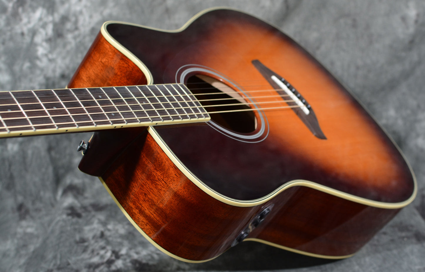 Yamaha FGC-TA Cutaway TransAcoustic Electric Sunburst