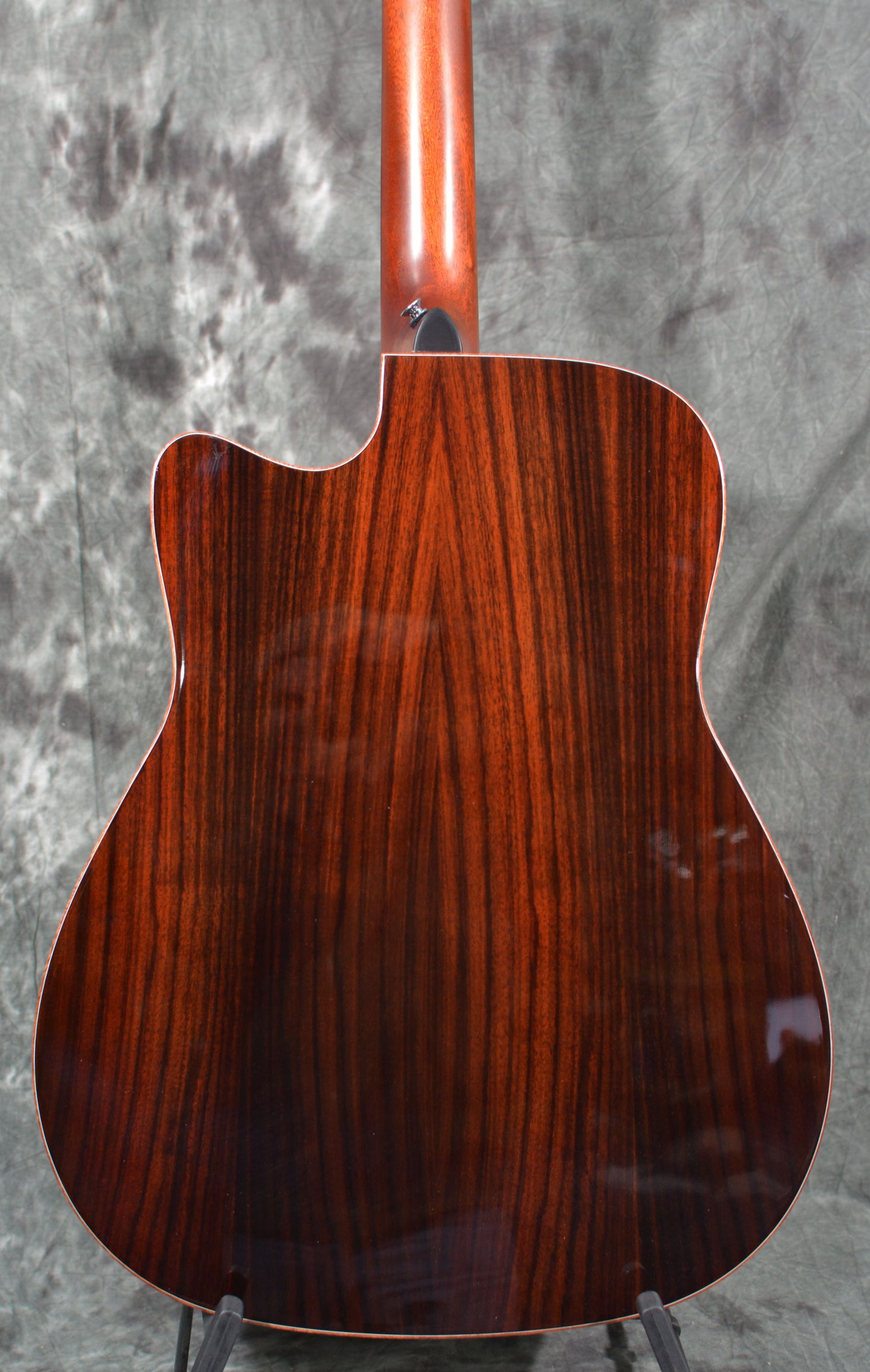 Yamaha A1R A-Series Cutaway Dreadnought Acoustic-Electric Tobacco Sunburst