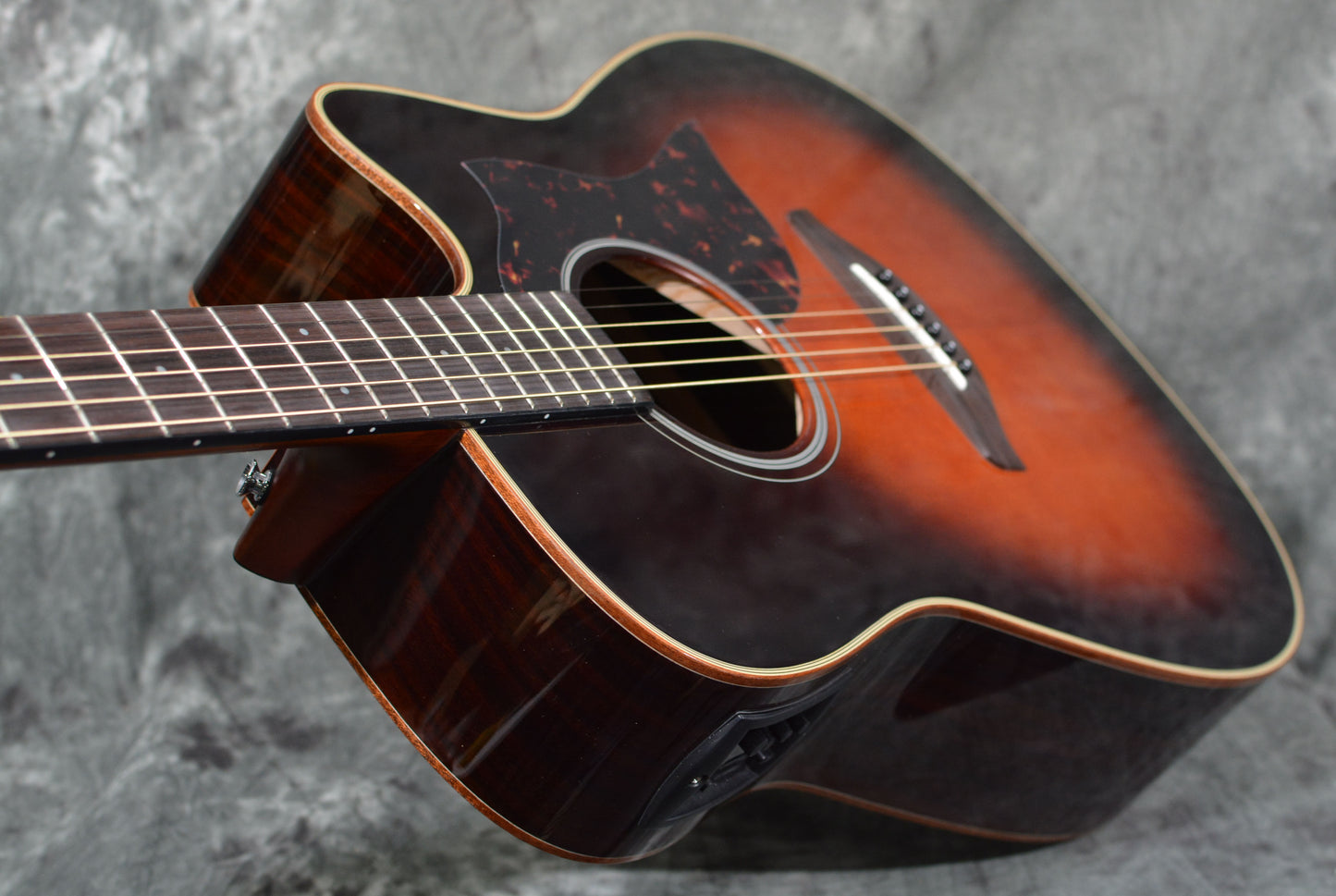 Yamaha A1R A-Series Cutaway Dreadnought Acoustic-Electric Tobacco Sunburst