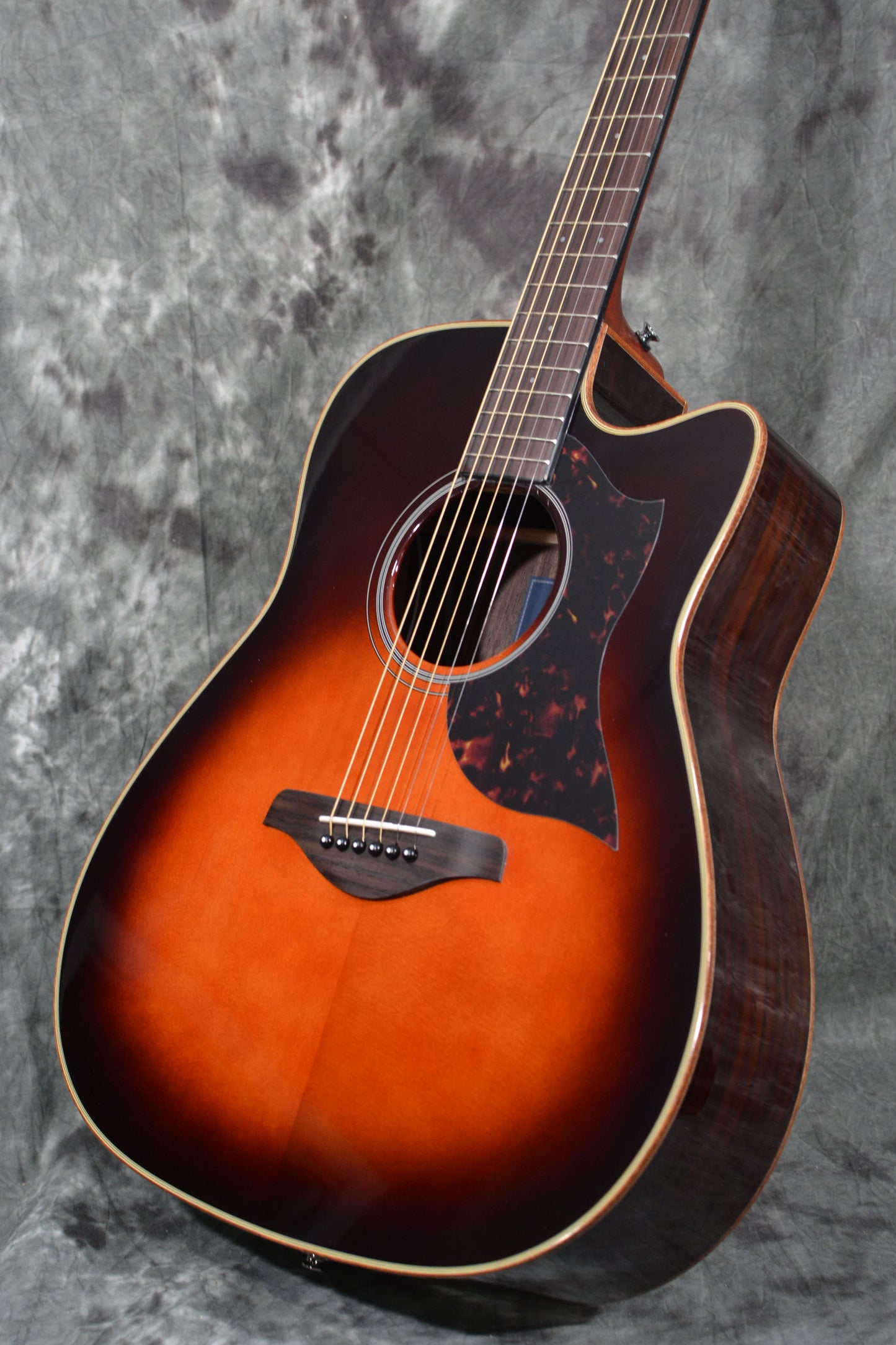 Yamaha A1R A-Series Cutaway Dreadnought Acoustic-Electric Tobacco Sunburst