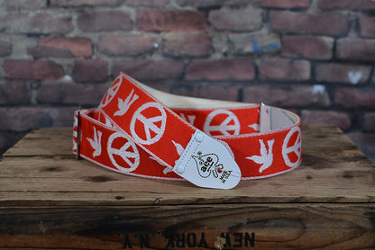 Ace Vintage Reissue Red/White Peace & Dove Neil Young Guitar Strap